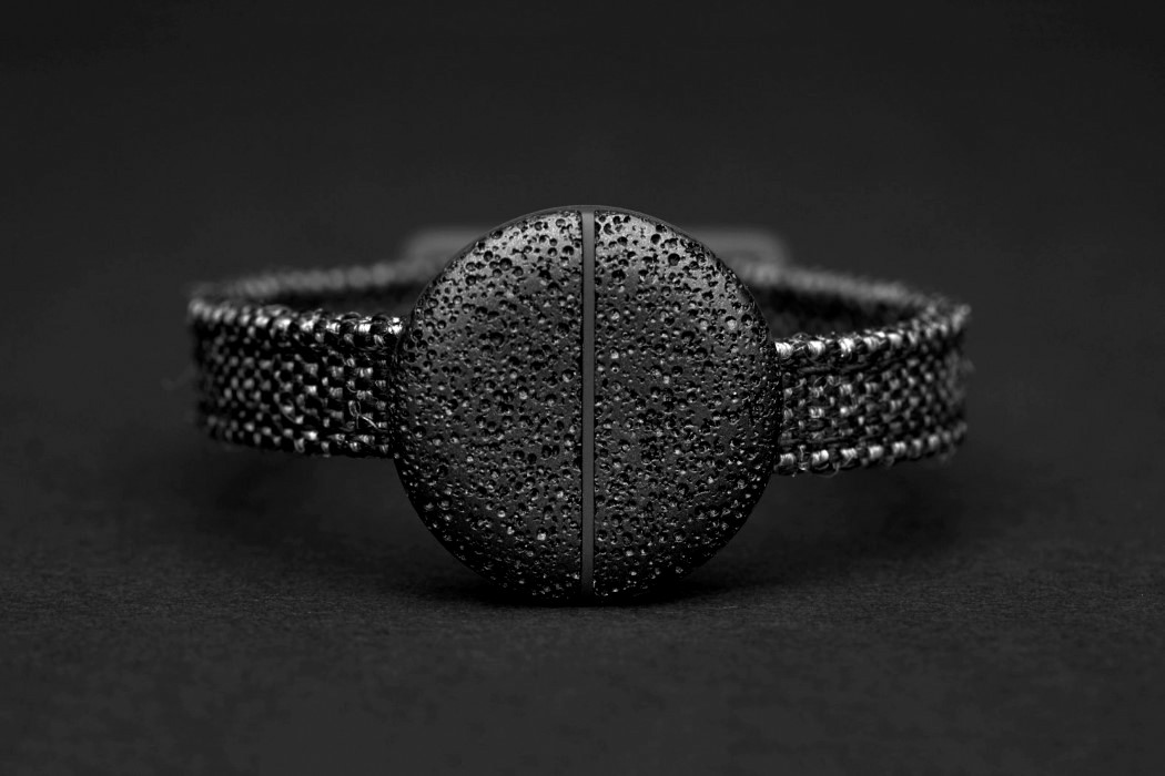 Amazing New Wearable Crypto-Wallet - The News Chronicle - Vimarsana News