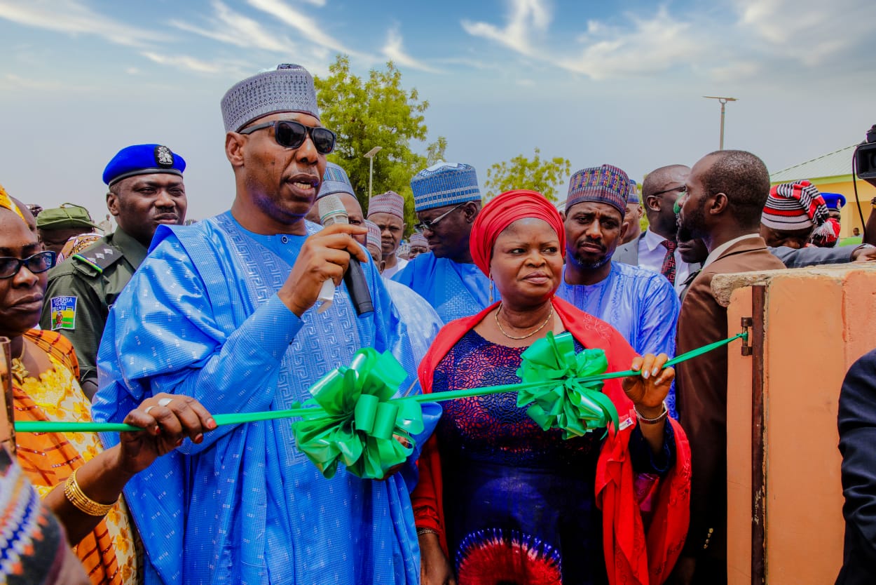 President Buhari Lauds Delivery Of 300 Housing Units, Other Projects For Idps In Borno - Vimarsana News